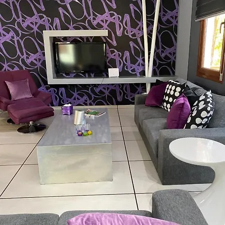 Willa Purple Protaras -